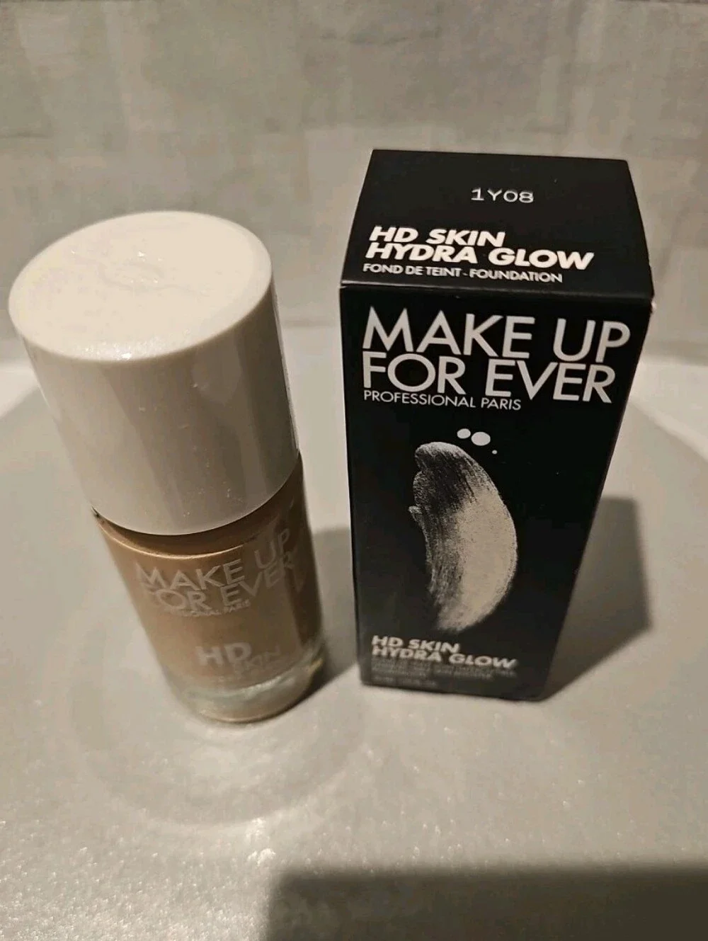 1Y08 - MAKE UP FOR EVER HD Skin Hydra Glow Foundation 30ml